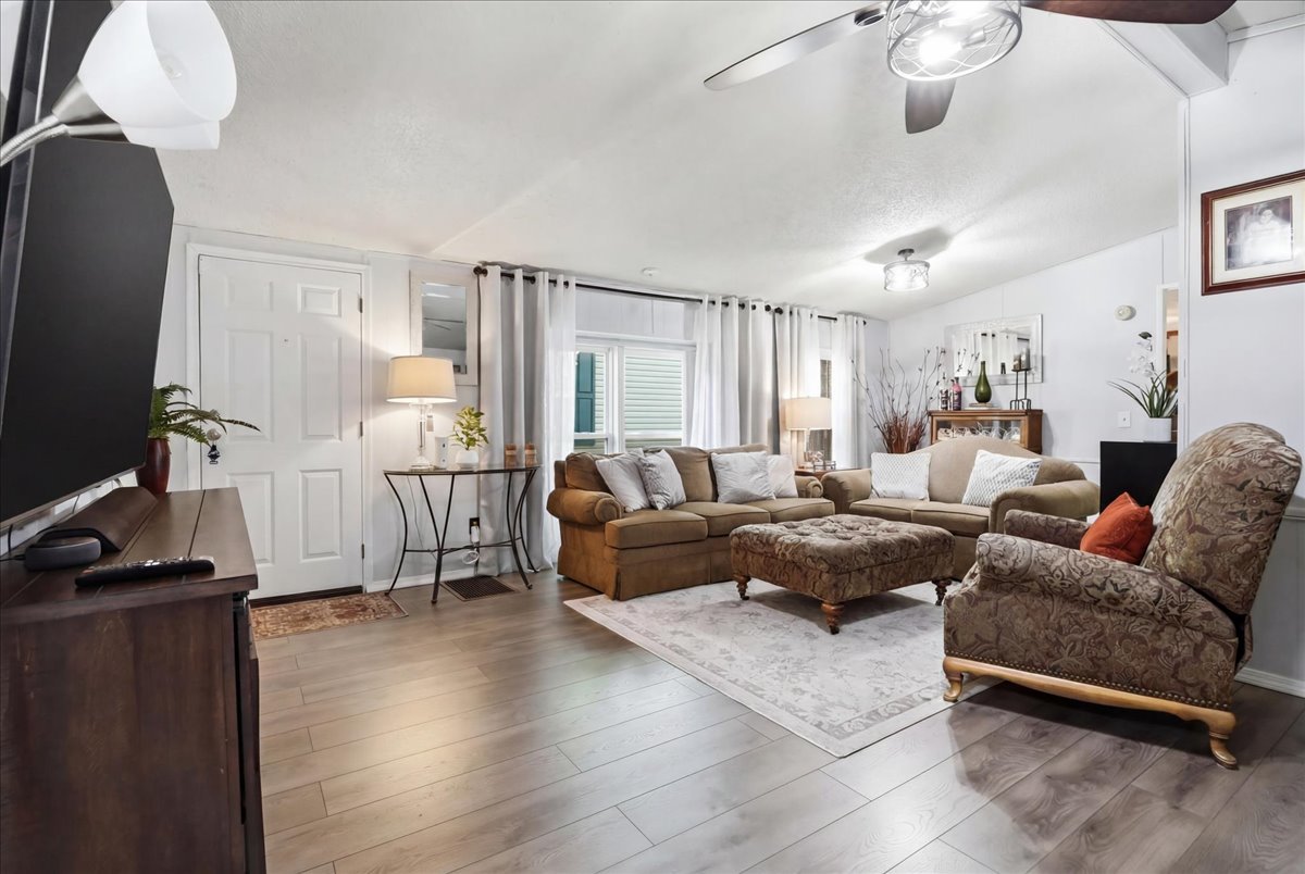 38703 North Sheridan Road, Unit 137 Beach Park, IL 60099 - Photo 3 of 18