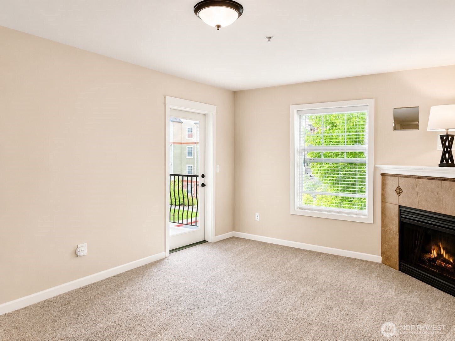700 32nd Street, Unit A309 Bellingham, WA 98225 - Photo 9 of 28 a view of empty room with window and fireplace