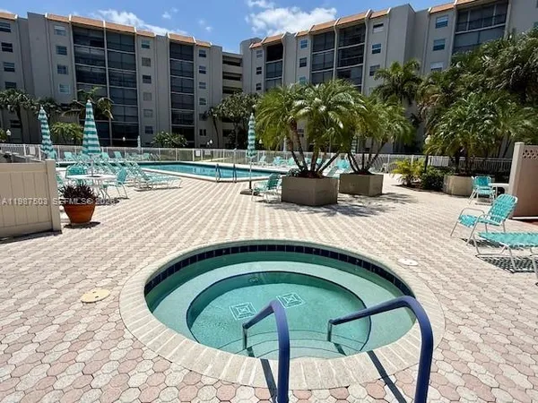 $149,000 | 3910 Inverrary Boulevard, Unit 407B, Lauderhill, FL 33319