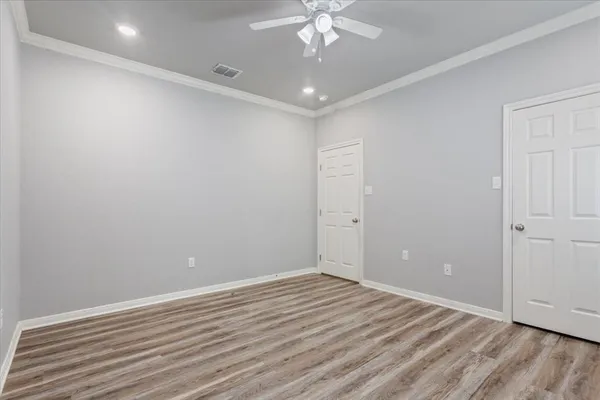 $1,375 | 716 South Main Street, Unit 718, McGregor, TX 76657