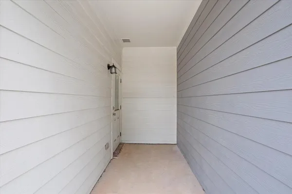 $1,375 | 716 South Main Street, Unit 718, McGregor, TX 76657