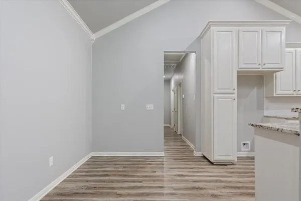 $1,375 | 716 South Main Street, Unit 718, McGregor, TX 76657