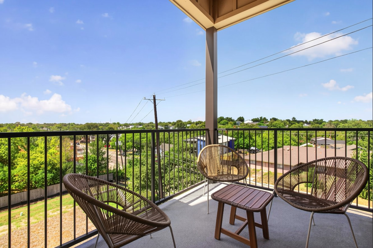 1811 Webberville Road, Unit 1210 Austin, TX 78721 - Photo 13 of 15 Gallery Image 13
