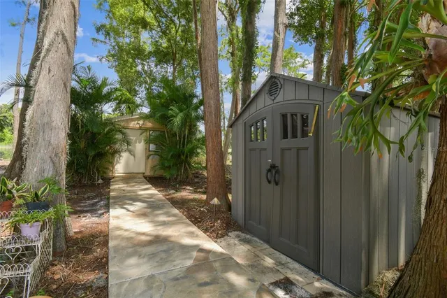 $899,000 | 17906 Loretta Lane, Lutz, FL 33548