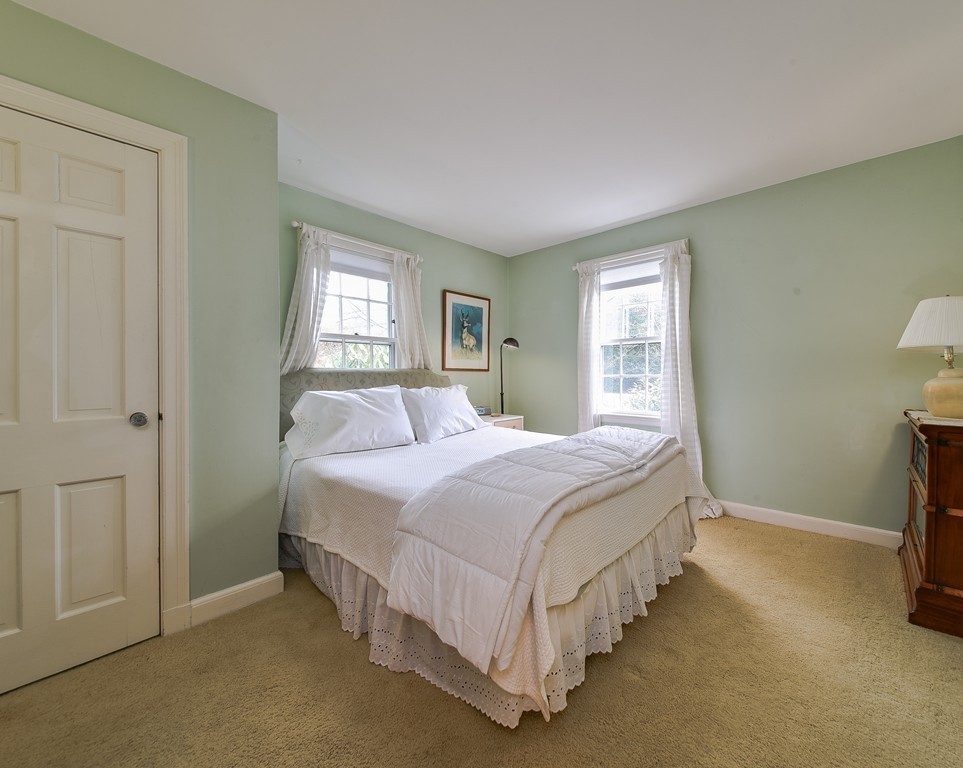 2 Dudley Road Wellesley, MA 02481 - Photo 18 of 28