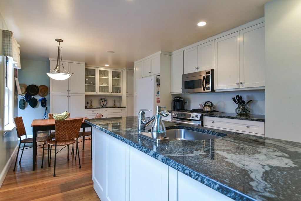 2 Dudley Road Wellesley, MA 02481 - Photo 9 of 28