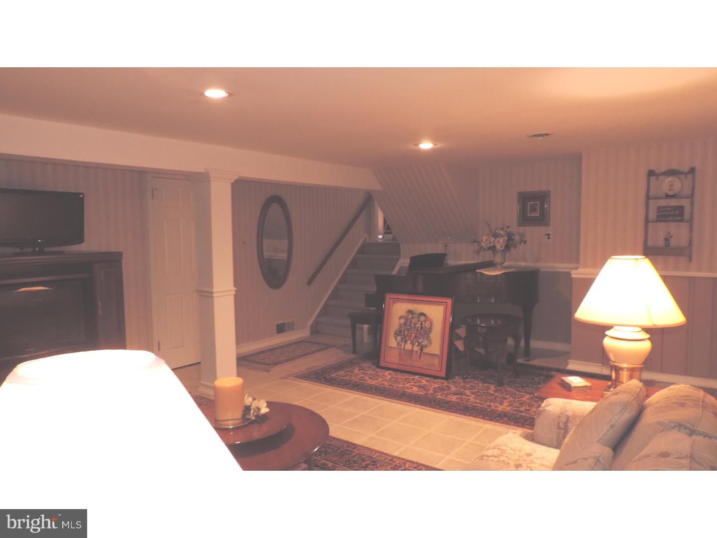1336 Cloverly Road Warminster, PA 18974 - Photo 2 of 15 Gallery Image 2