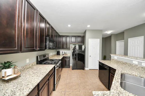 $2,400 | 1601 Bel Riposo Lane, League City, TX 77573