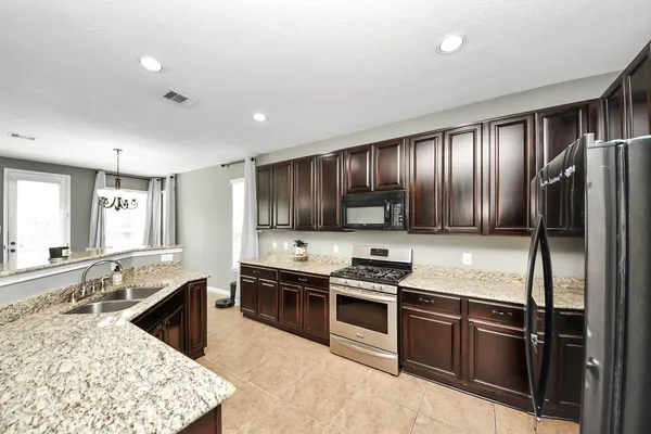 $2,400 | 1601 Bel Riposo Lane, League City, TX 77573
