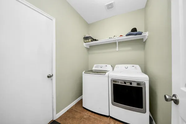 $2,400 | 1601 Bel Riposo Lane, League City, TX 77573