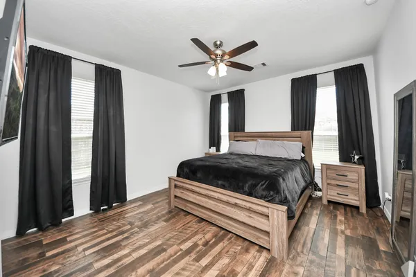 $2,400 | 1601 Bel Riposo Lane, League City, TX 77573