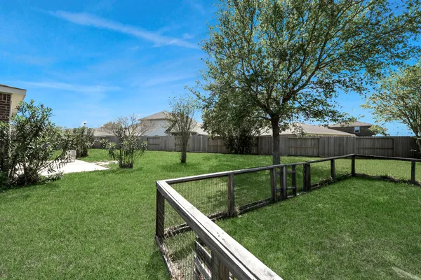 $2,400 | 1601 Bel Riposo Lane, League City, TX 77573