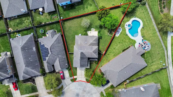 $2,400 | 1601 Bel Riposo Lane, League City, TX 77573