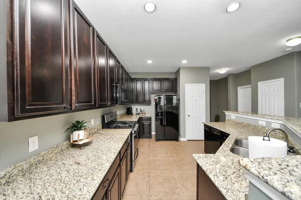 $2,400 | 1601 Bel Riposo Lane, League City, TX 77573