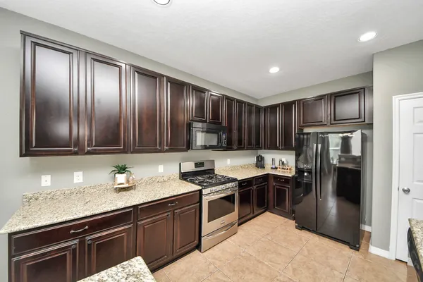 $2,400 | 1601 Bel Riposo Lane, League City, TX 77573