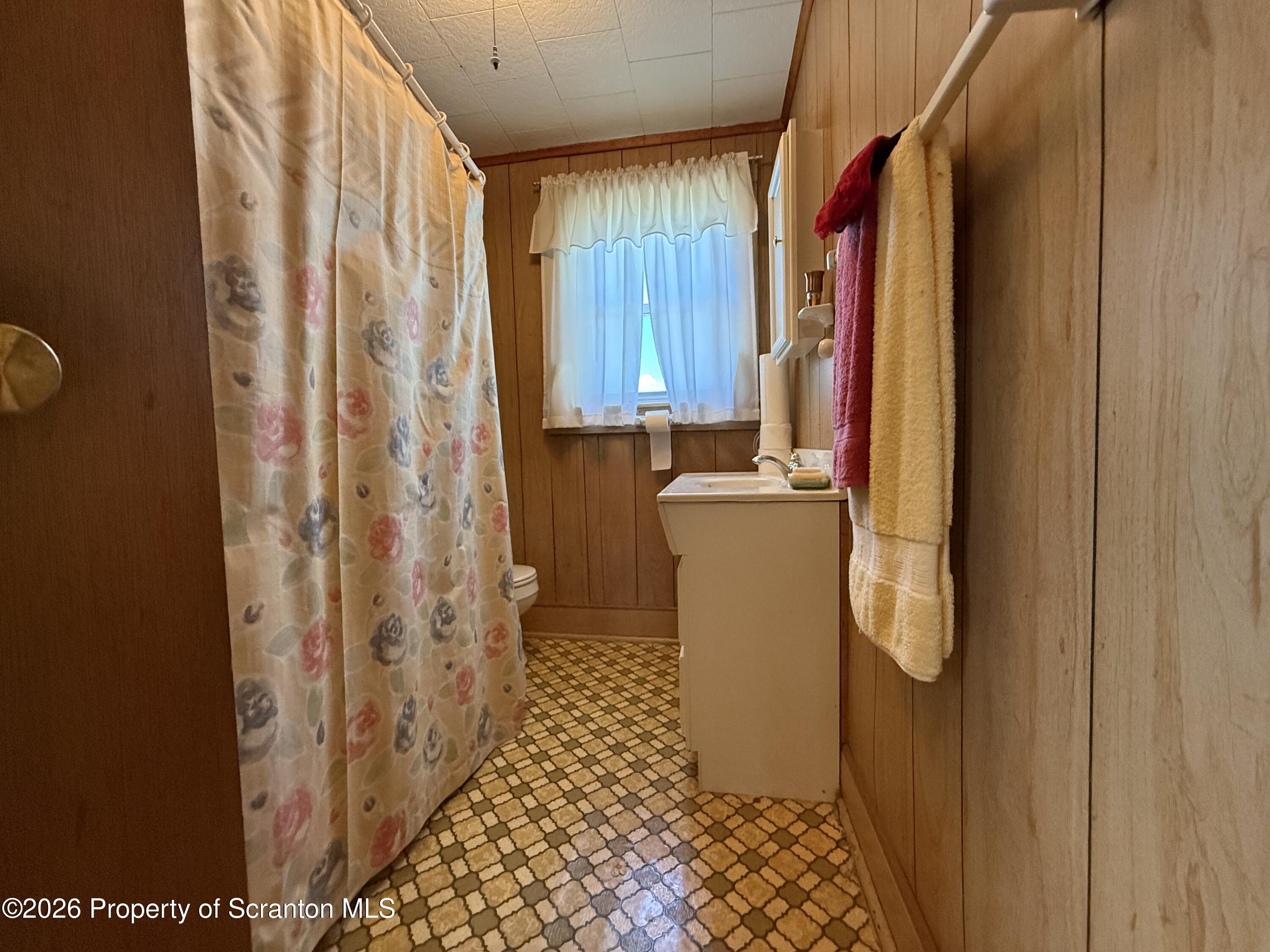 1221 Snyder Avenue Scranton, PA 18504 - Photo 45 of 46 IMG_5268