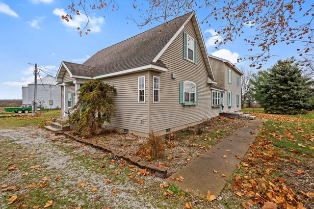 $375,000 | 1410 East Wood Road, Rensselaer, IN 47978