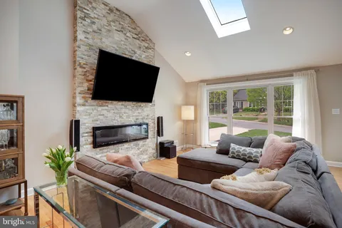 $1,199,000 | 4522 Traymore Street, Bethesda, MD 20814