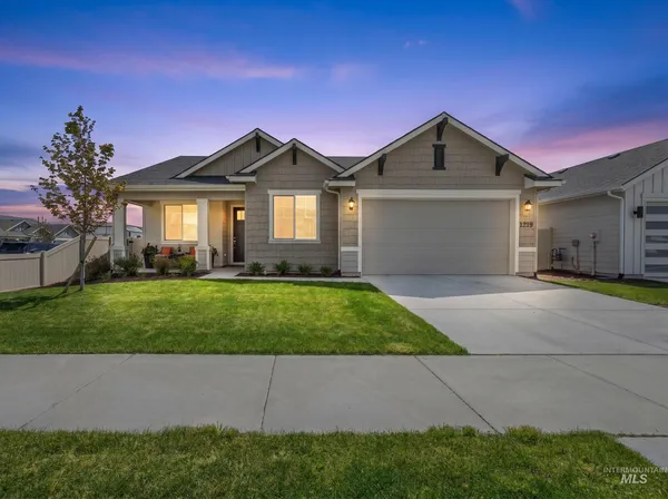 $469,900 | 1319 East Sweet Pearl Street, Kuna, ID 83634