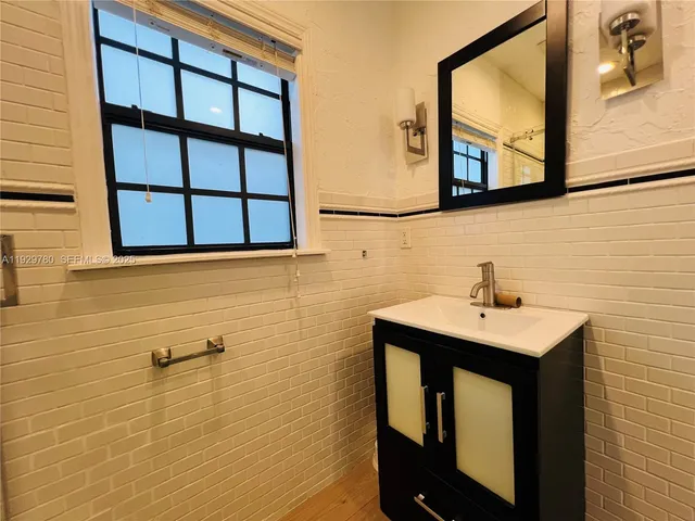 $4,980 | 1407 Southeast 2nd Street, Fort Lauderdale, FL 33301