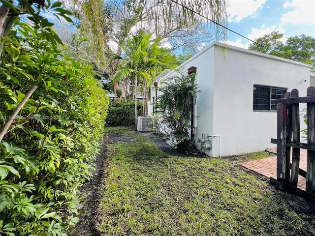 $4,980 | 1407 Southeast 2nd Street, Fort Lauderdale, FL 33301