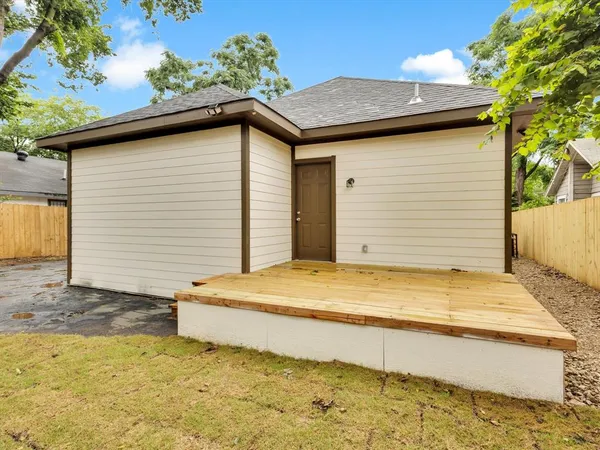 $1,950 | 3526 Elsie Faye Heggins Street, Dallas, TX 75210