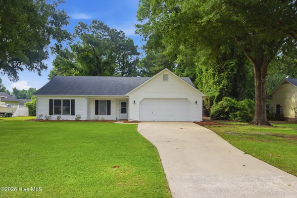 $270,000 | 207 Forest Oaks Drive, New Bern, NC 28562