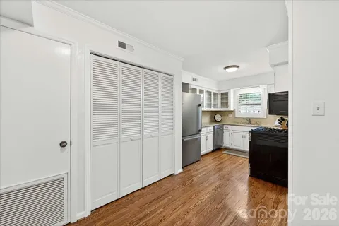 $300,000 | 2229 Rexford Road, Unit C, Charlotte, NC 28211