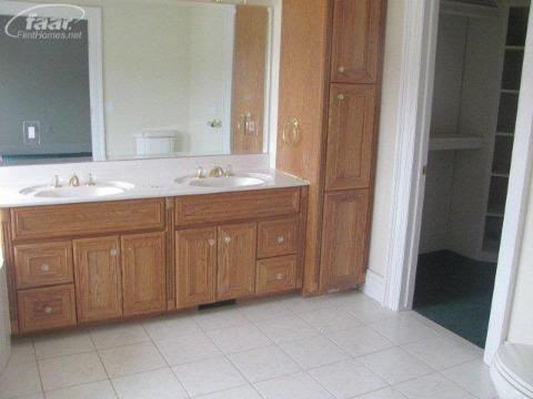 8041 Coldwater Road Flushing, MI 48433 - Photo 12 of 15 20208885-11.JPG