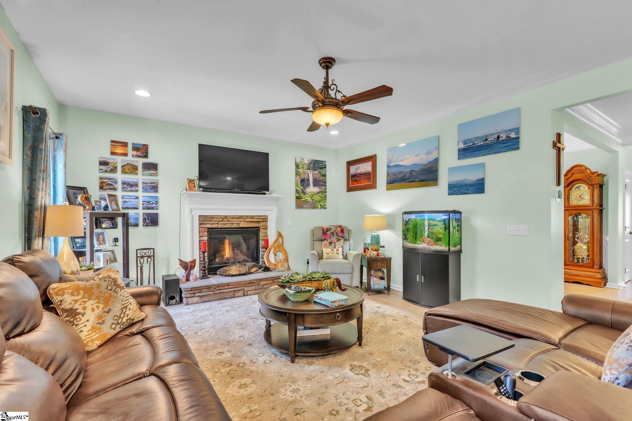 109 Smith Farm Way Easley, SC 29642 - Photo 5 of 38
