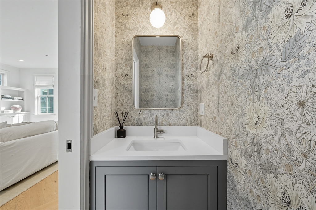 617 East 7th Street, Unit 3 Boston, MA 02127 - Photo 9 of 26