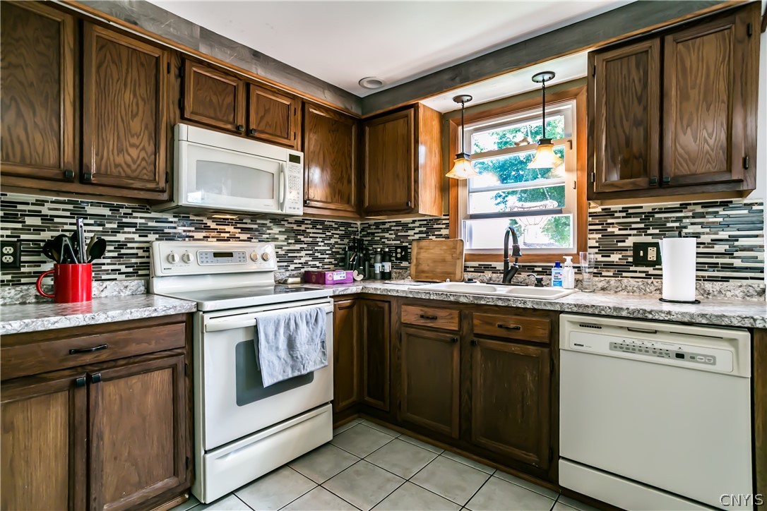 5994 Jerusalem Drive Cicero, NY 13039 - Photo 5 of 28