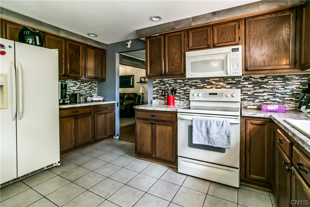 5994 Jerusalem Drive Cicero, NY 13039 - Photo 6 of 28