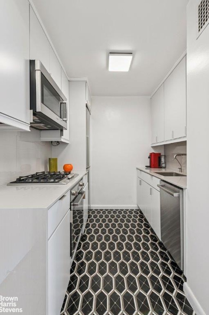 330 3rd Avenue, Unit 15E Manhattan, NY 10010 - Photo 7 of 15