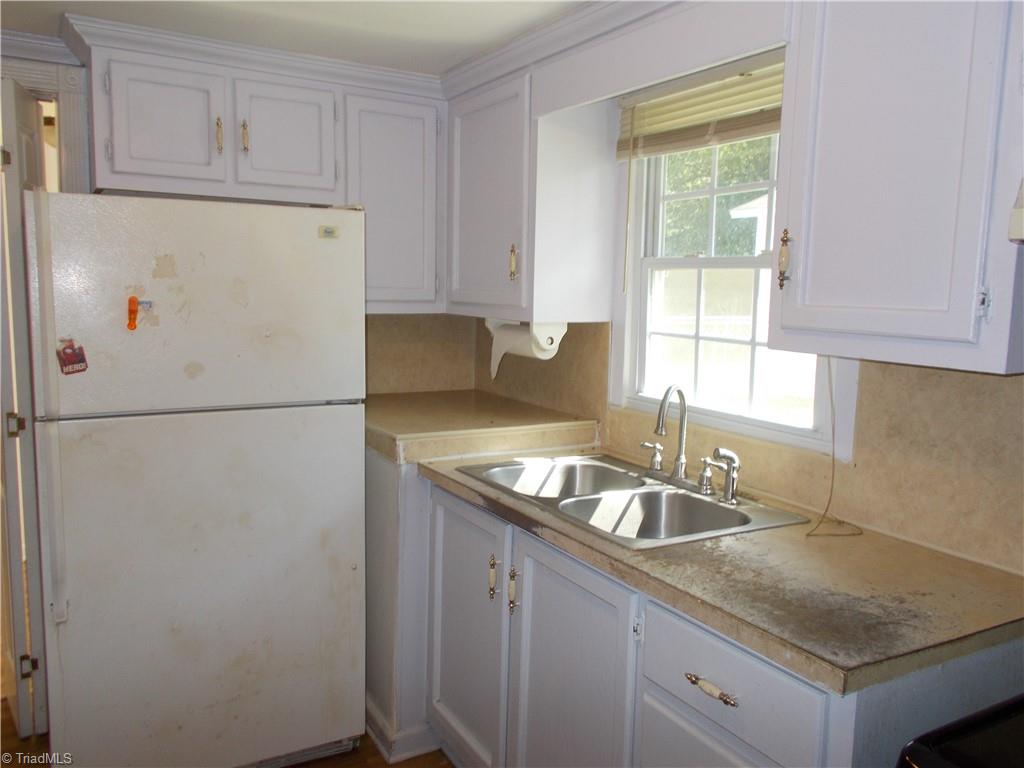 1706 Baker Road High Point, NC 27263 - Photo 17 of 22 Gallery Image 17