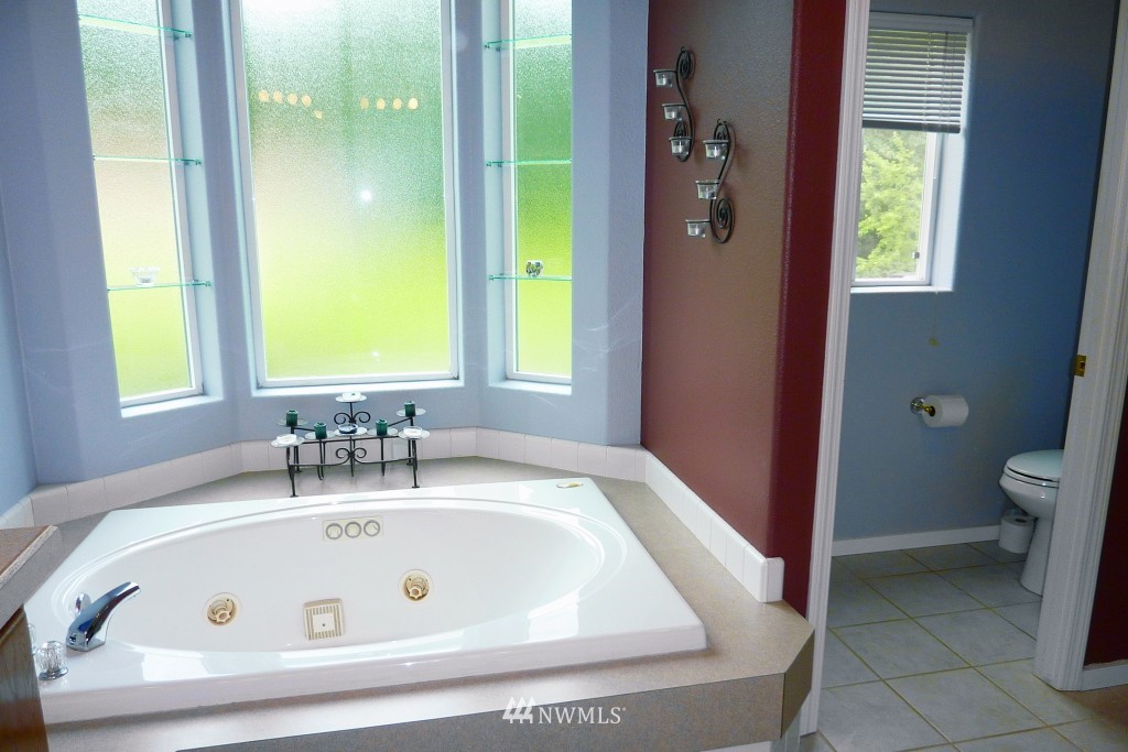1844 Northwest Vaa Road Poulsbo, WA 98370 - Photo 14 of 25 Gallery Image 14