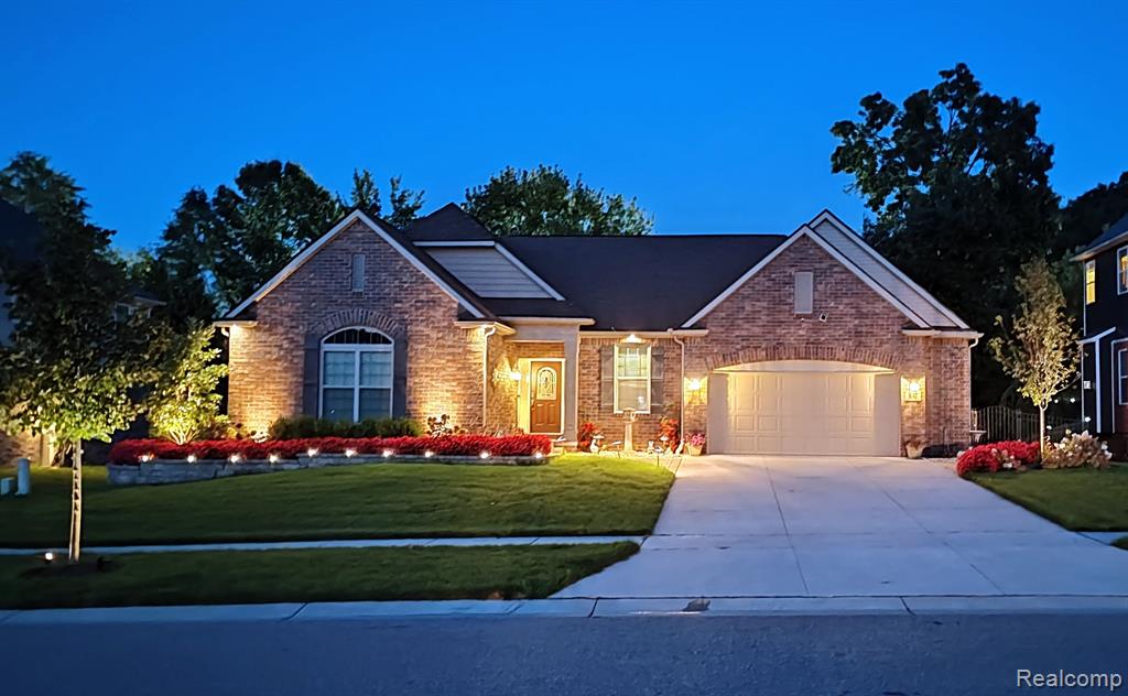 837 Balsam Circle Rochester, MI 48307 - Photo 2 of 38