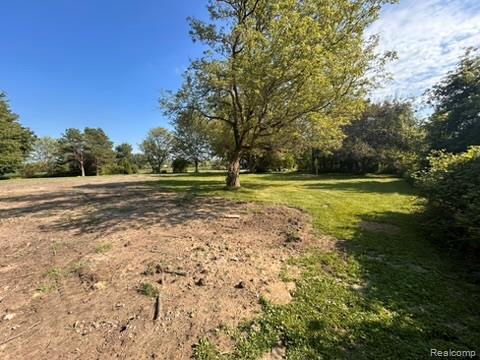 7864 Yale Road Avoca, MI 48006 - Photo 9 of 10 46180775-B218-4F90-9E57-ACA971935BF4_4_5005_c.jpeg