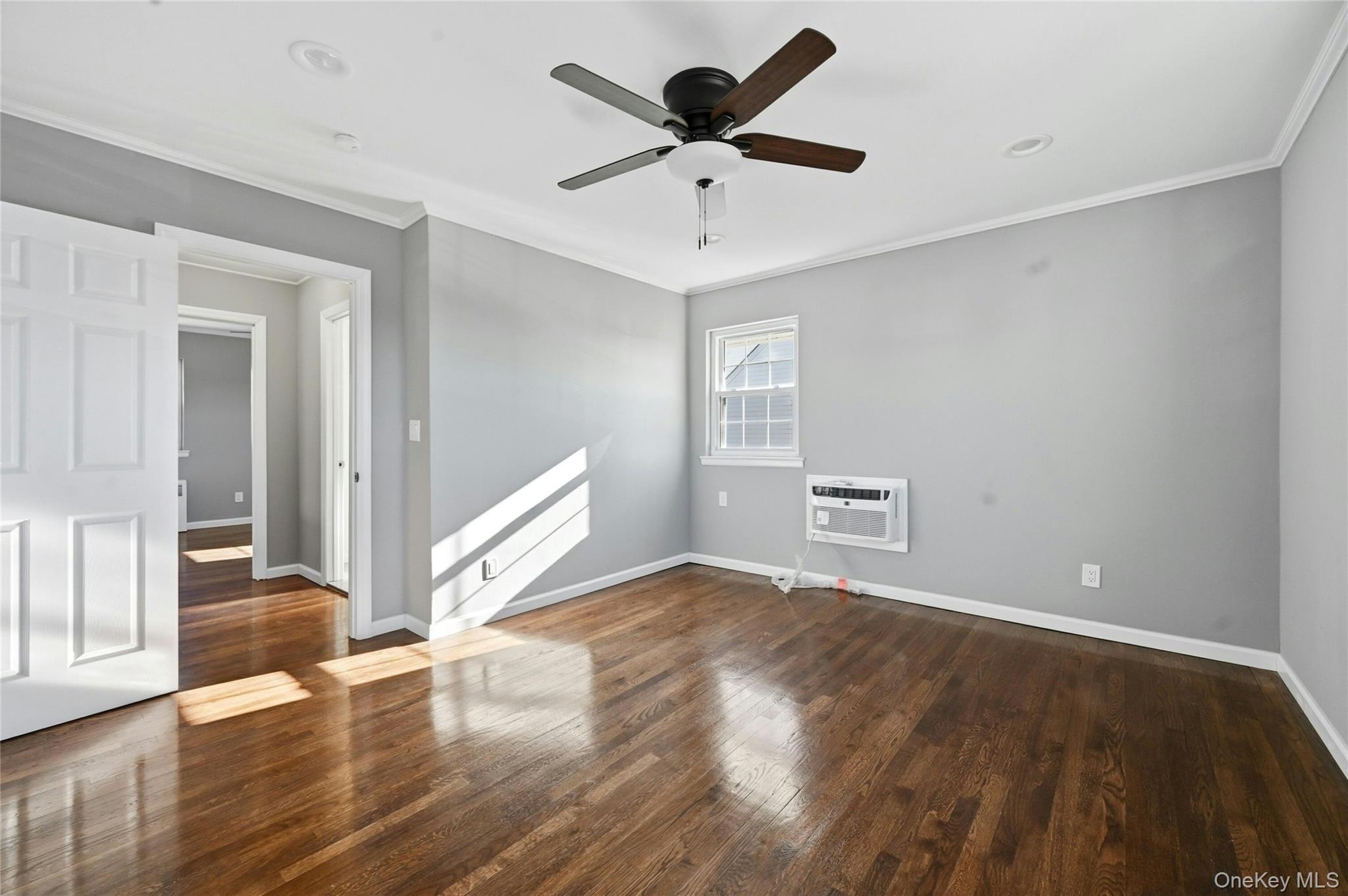 123 South Fordham Road Hicksville, NY 11801 - Photo 14 of 31