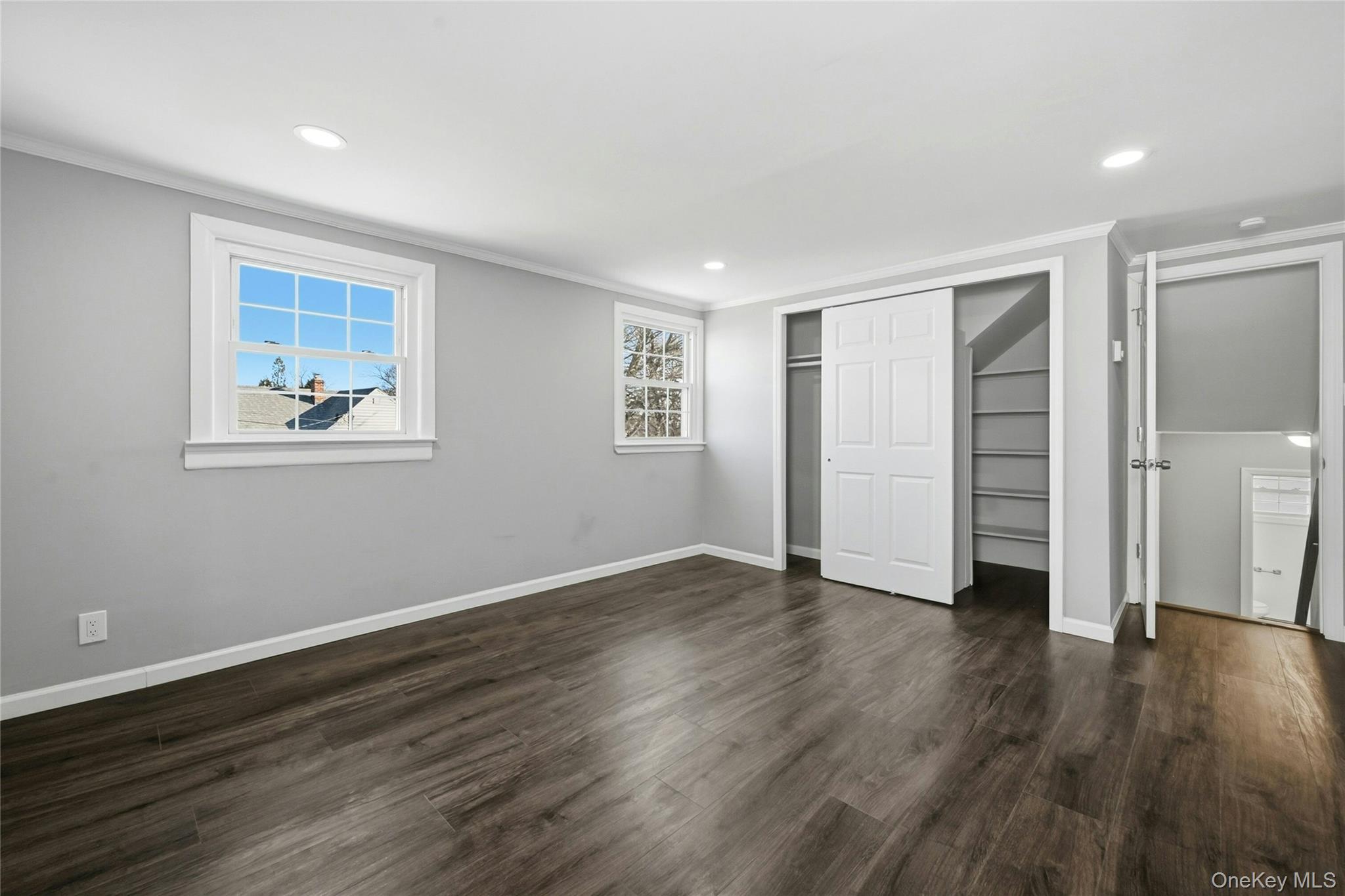 123 South Fordham Road Hicksville, NY 11801 - Photo 19 of 31