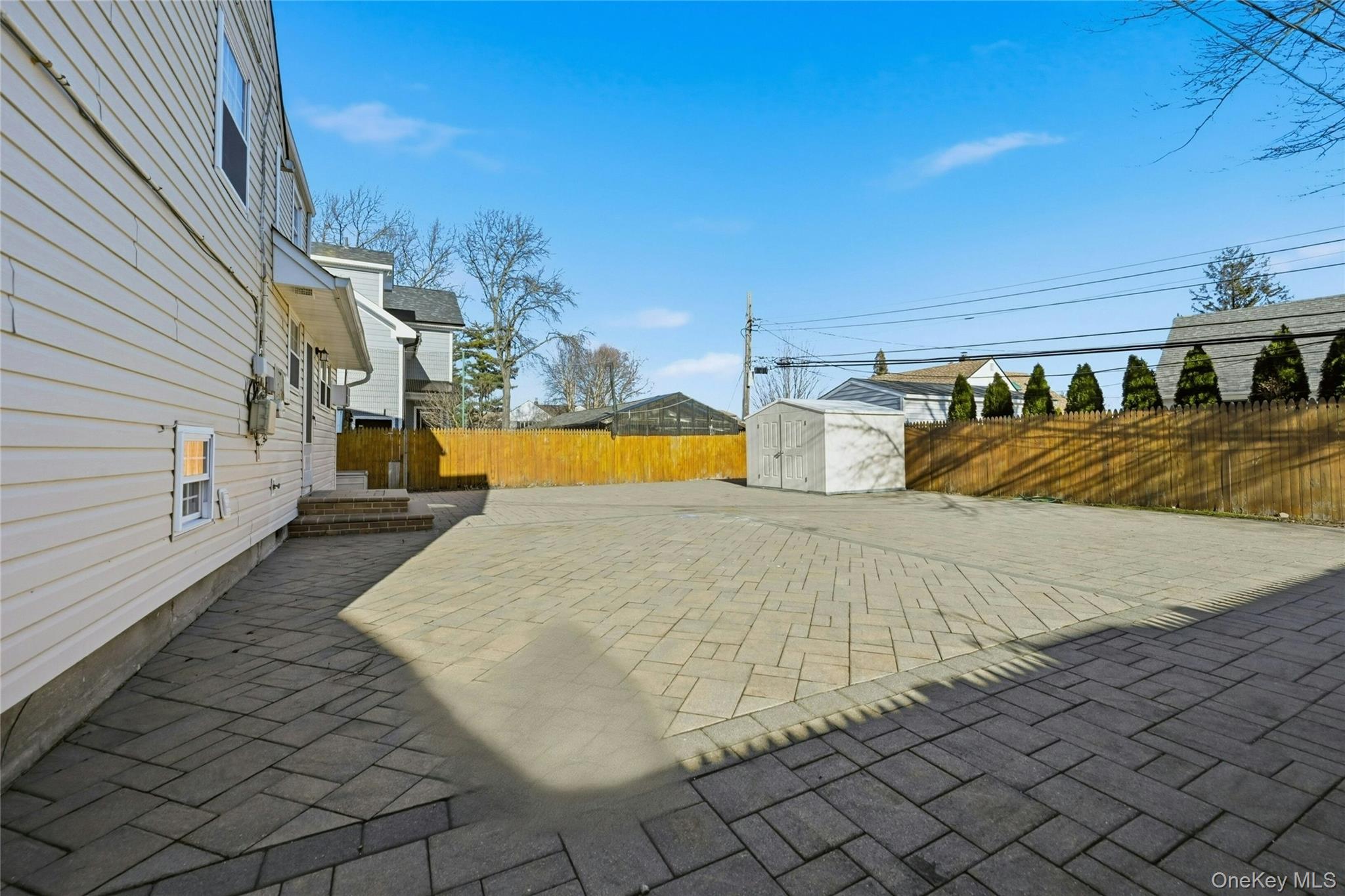 123 South Fordham Road Hicksville, NY 11801 - Photo 28 of 31