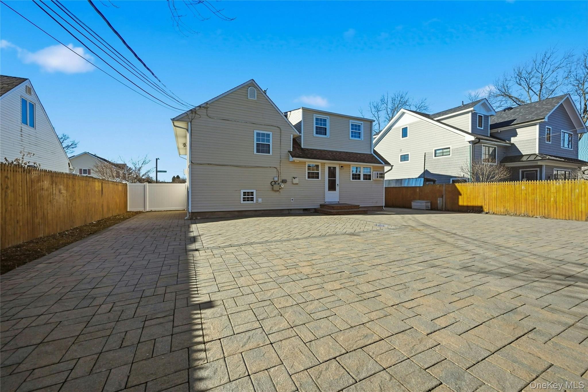 123 South Fordham Road Hicksville, NY 11801 - Photo 30 of 31