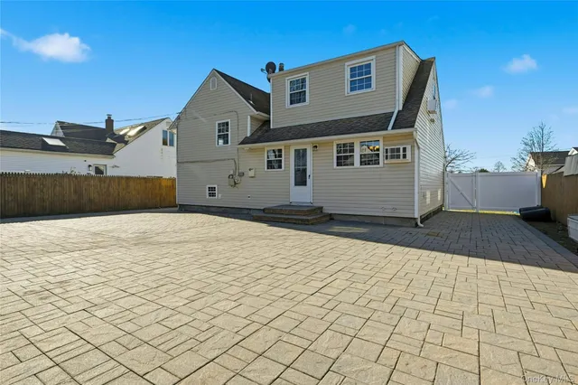 $829,900 | 123 South Fordham Road, Hicksville, NY 11801