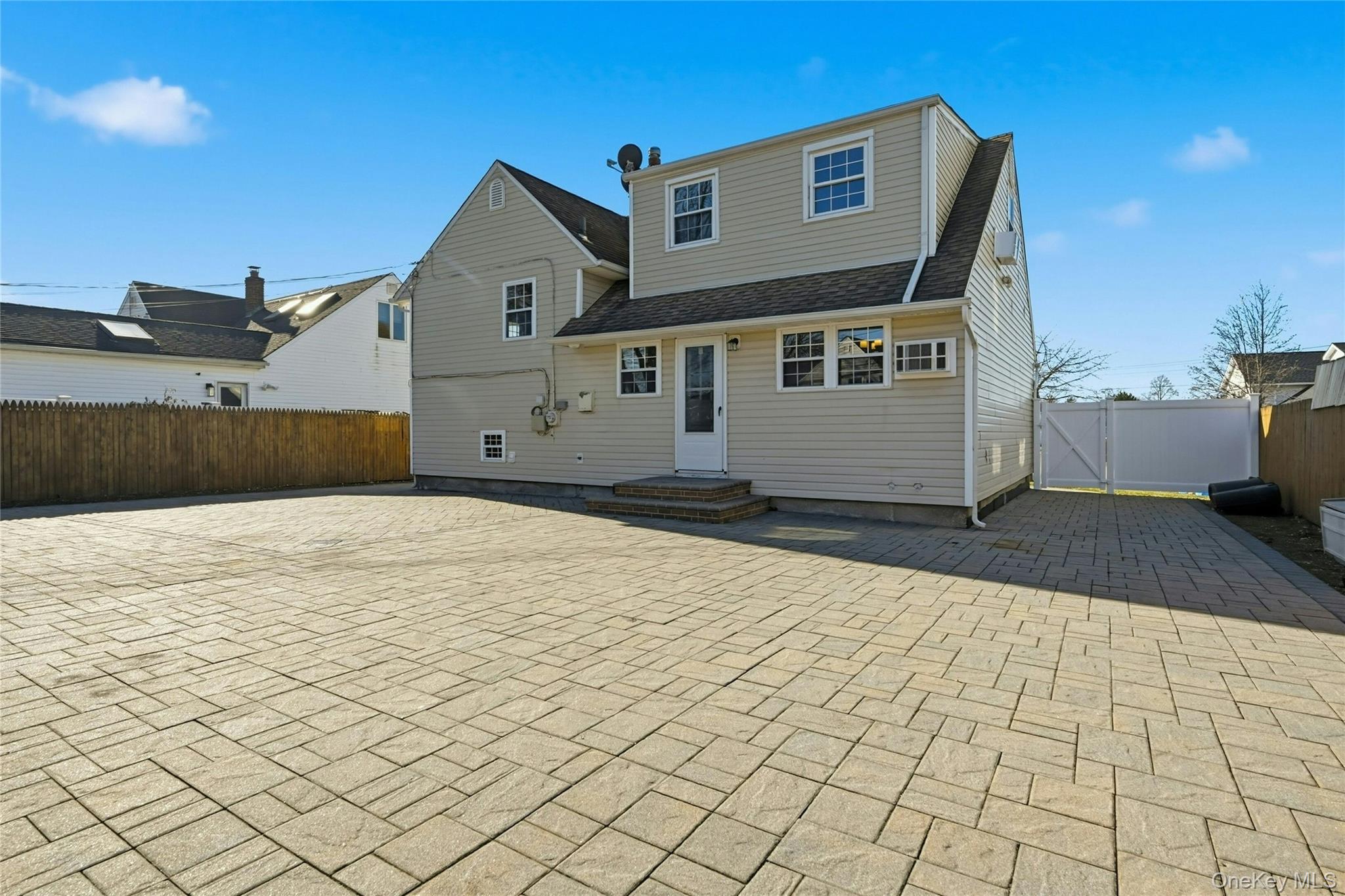 123 South Fordham Road Hicksville, NY 11801 - Photo 31 of 31