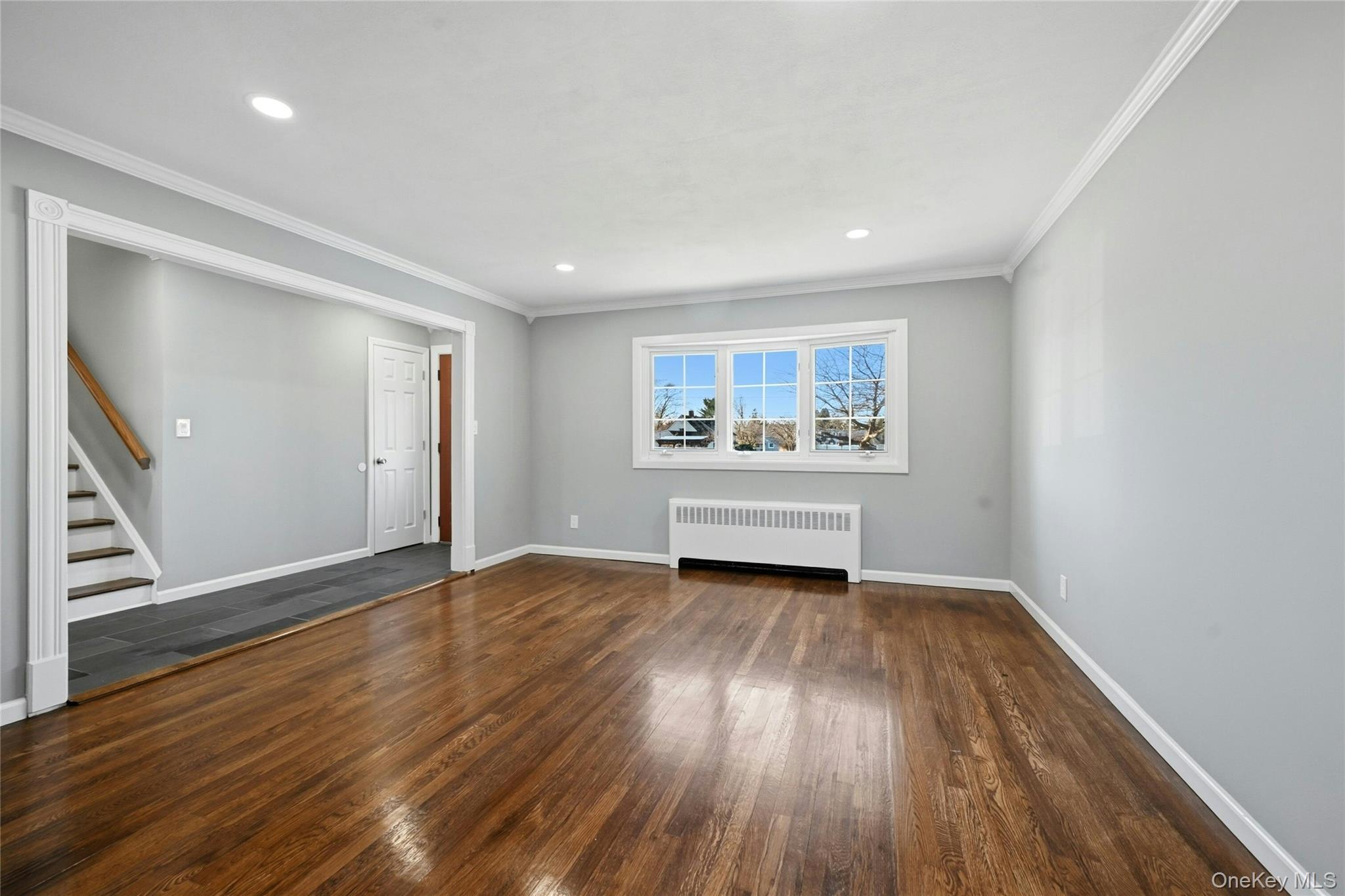 123 South Fordham Road Hicksville, NY 11801 - Photo 4 of 31