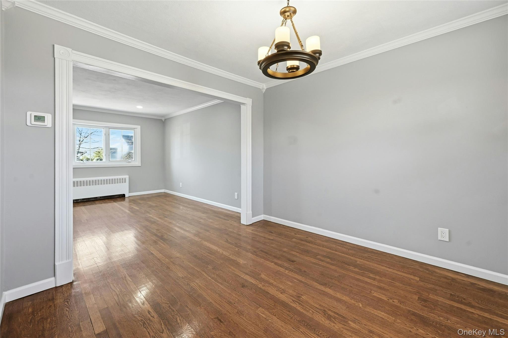 123 South Fordham Road Hicksville, NY 11801 - Photo 6 of 31