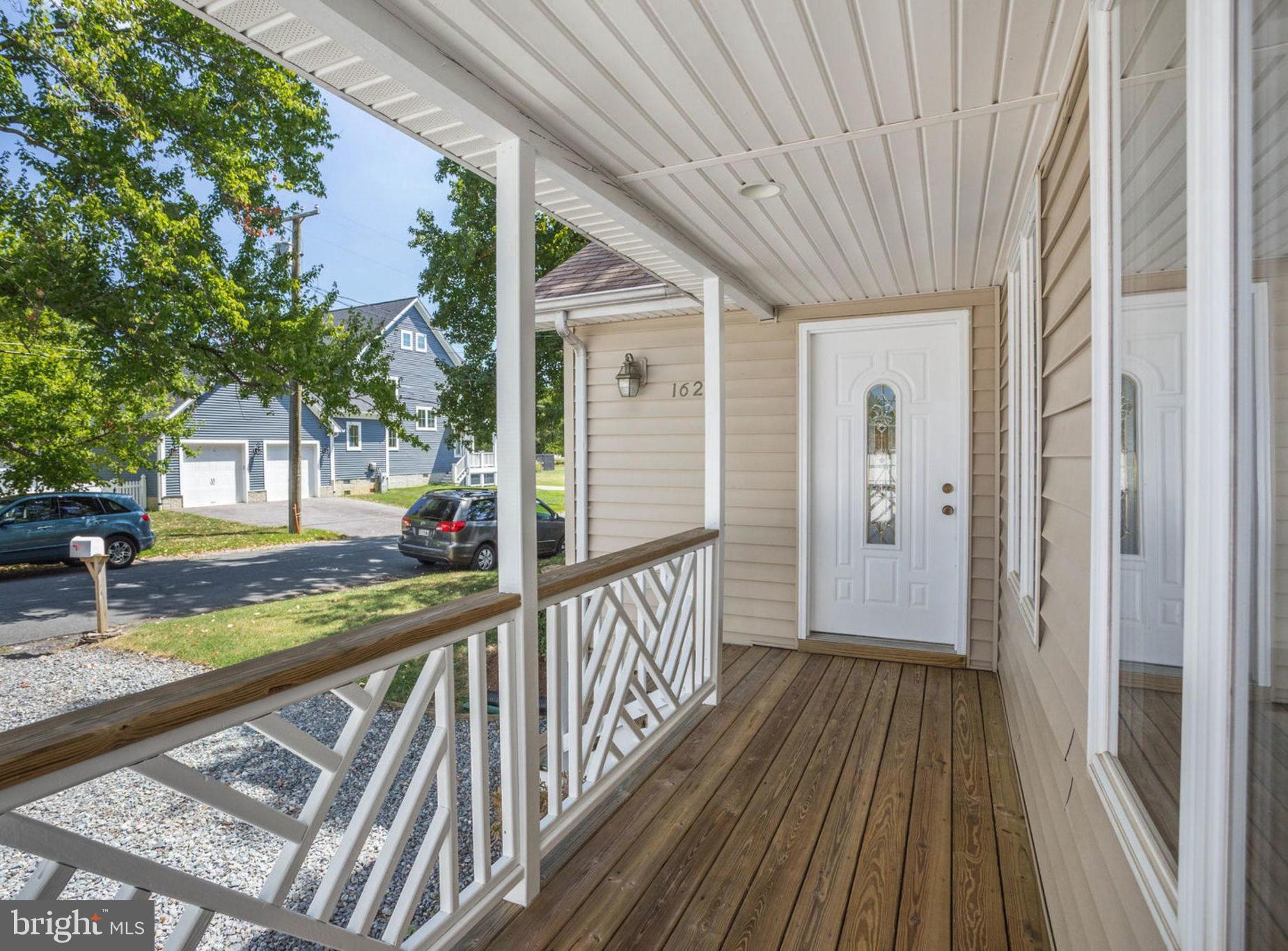 1620 Bentley Road Edgewater, MD 21037 - Photo 4 of 55 Front porch with distinctive railing!