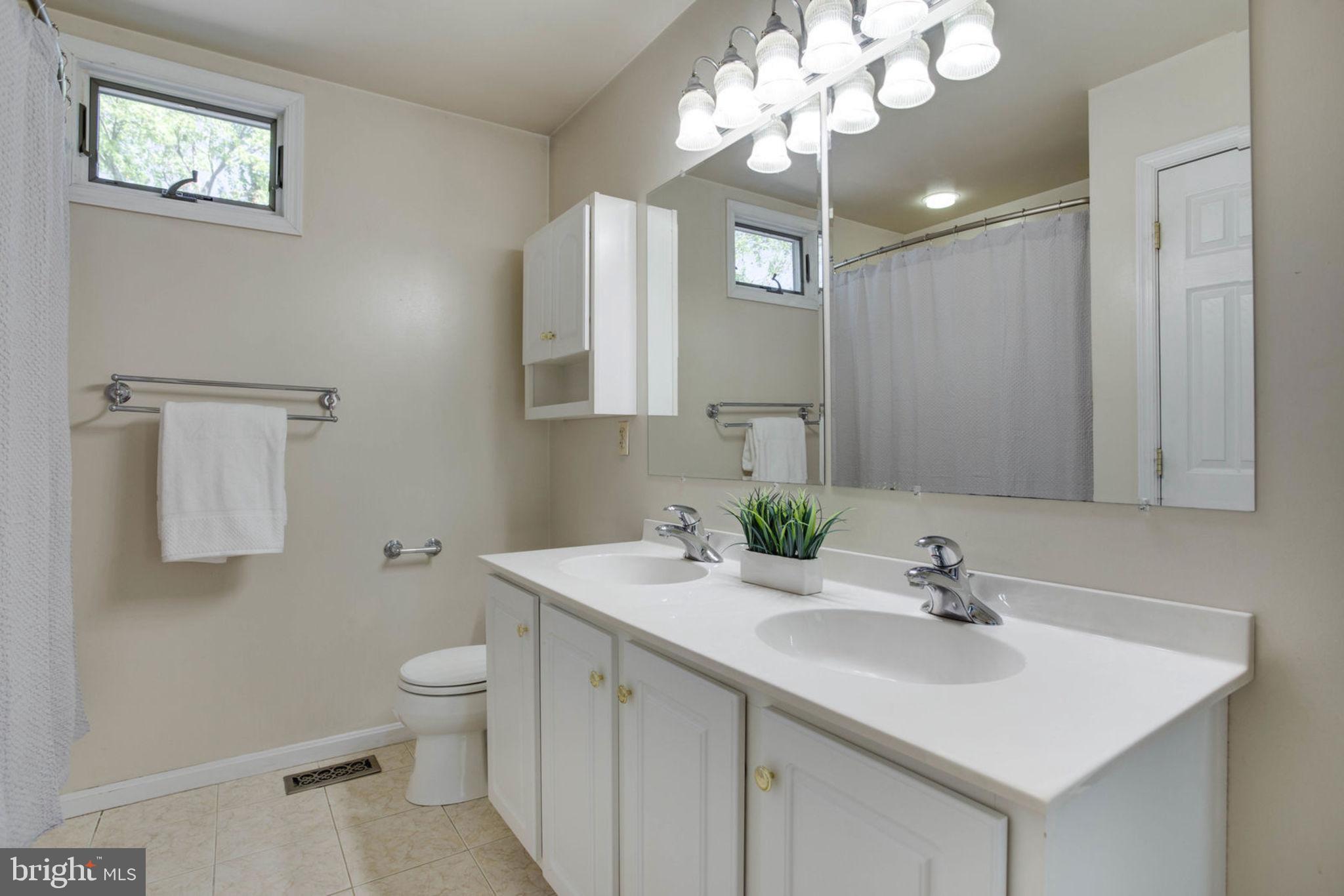 1620 Bentley Road Edgewater, MD 21037 - Photo 33 of 55 Another view of the master bathroom!