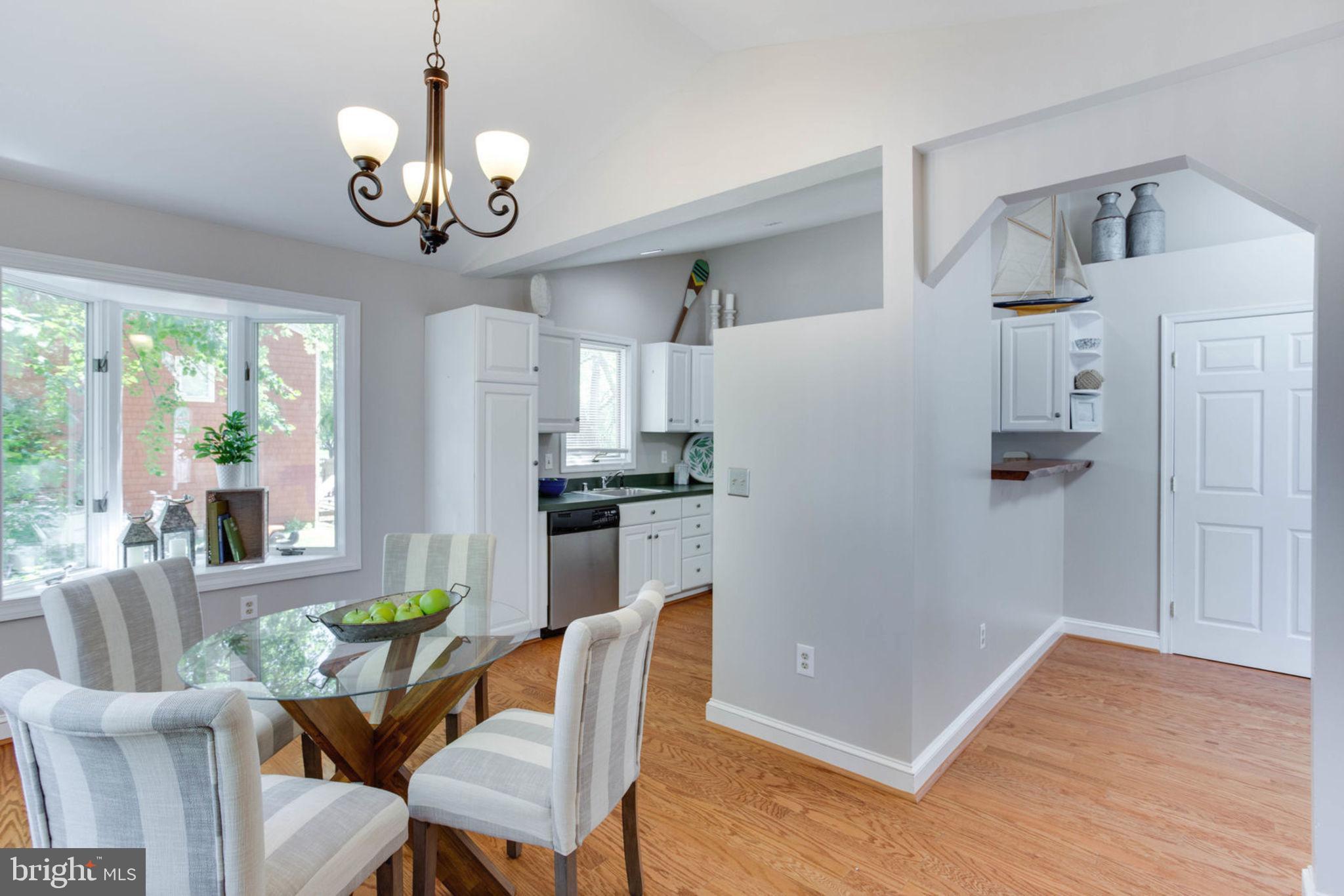 1620 Bentley Road Edgewater, MD 21037 - Photo 5 of 55 Light & bright dining area with bay window!