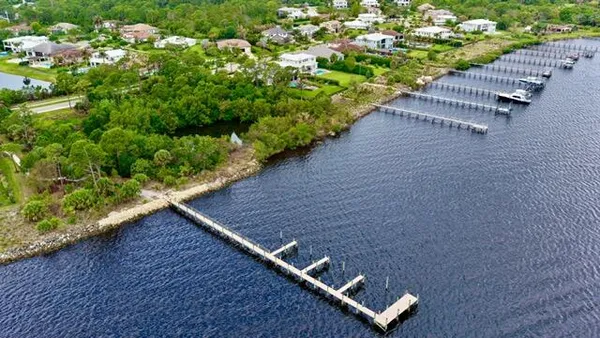 a view of a yard with a fountain